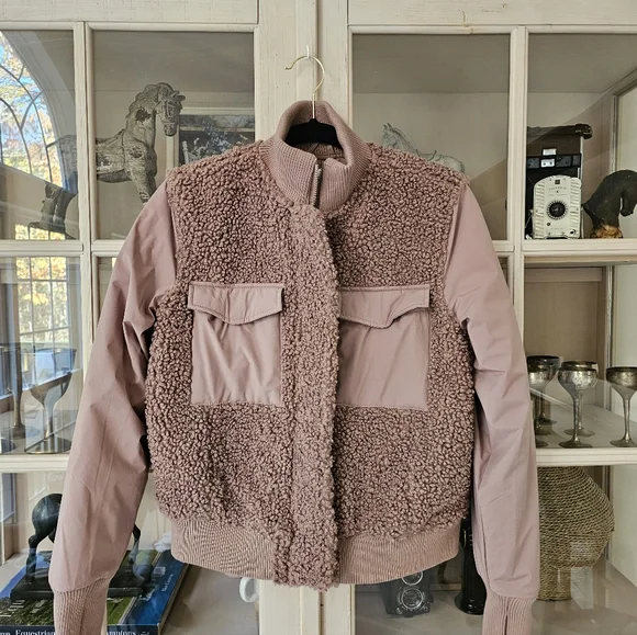 $148 UpWest Sherpa Bomber - Picture 4 of 15